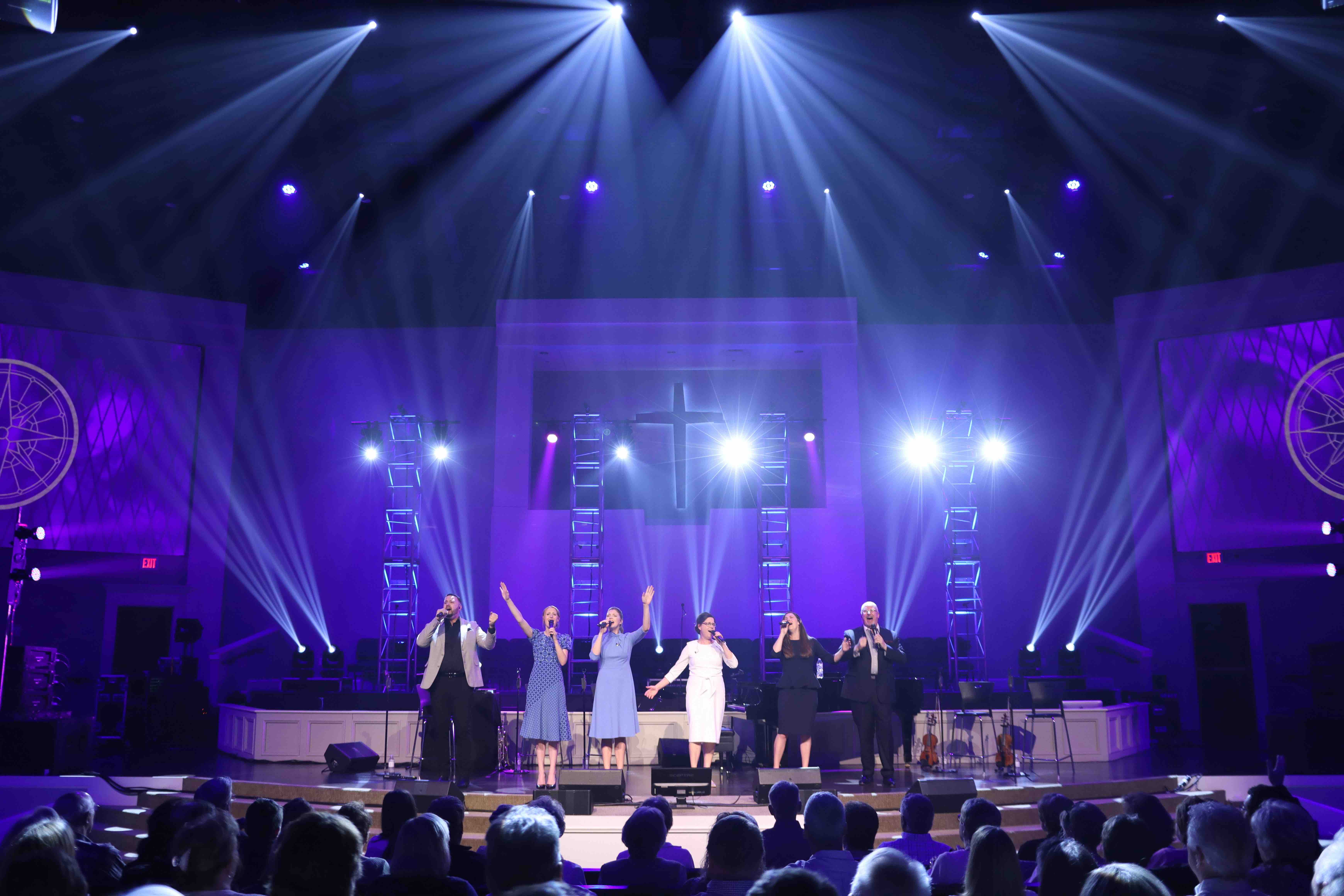 The Collingsworth Family worshiping God with fans